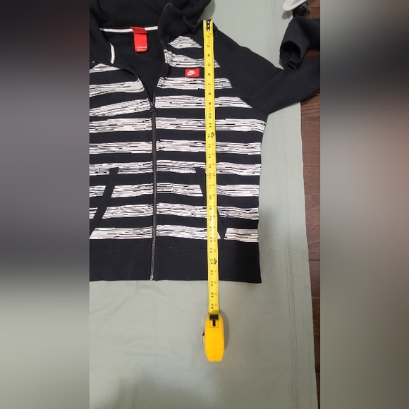 Nike zip up Hoodie - Picture 3 of 8